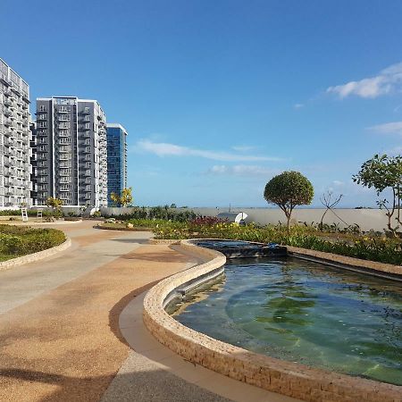 Mactan Newtown Condo With Garden And Ocean View 8Newtown Blvd Lapu-Lapu City Exterior photo