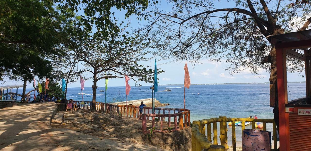Mactan Newtown Condo With Garden And Ocean View 8Newtown Blvd Lapu-Lapu City Exterior photo