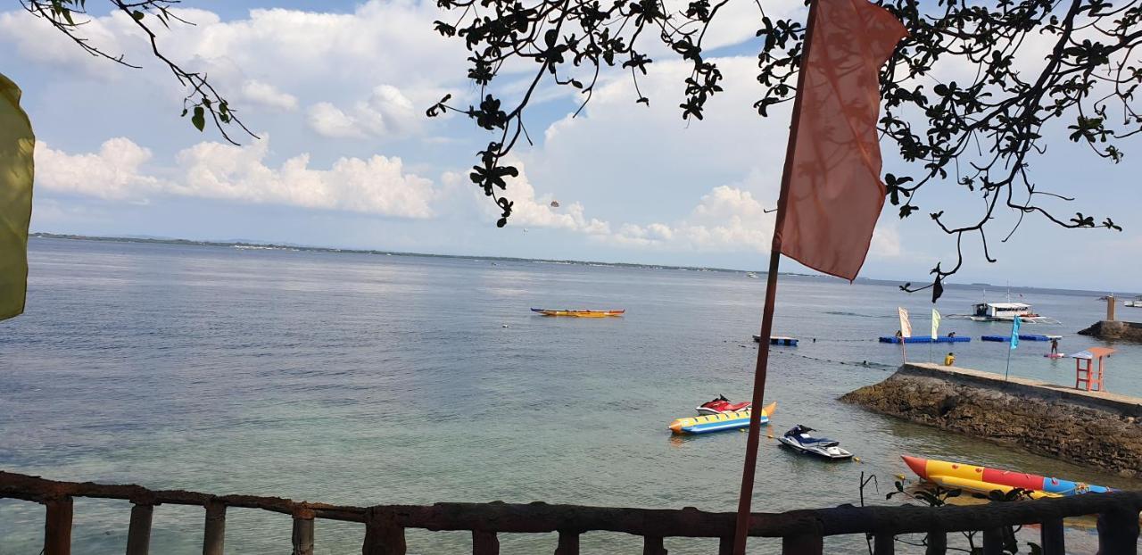 Mactan Newtown Condo With Garden And Ocean View 8Newtown Blvd Lapu-Lapu City Exterior photo