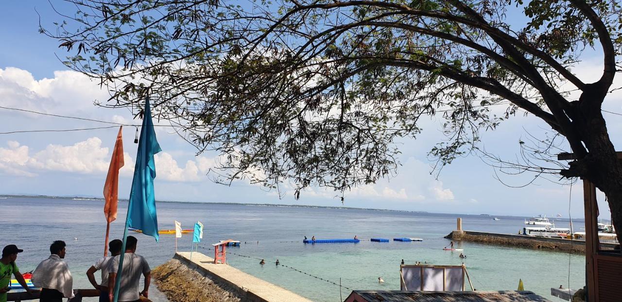 Mactan Newtown Condo With Garden And Ocean View 8Newtown Blvd Lapu-Lapu City Exterior photo
