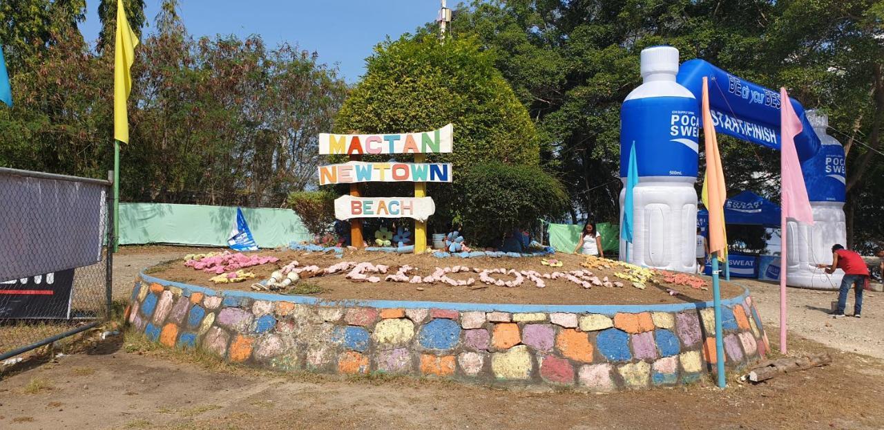 Mactan Newtown Condo With Garden And Ocean View 8Newtown Blvd Lapu-Lapu City Exterior photo