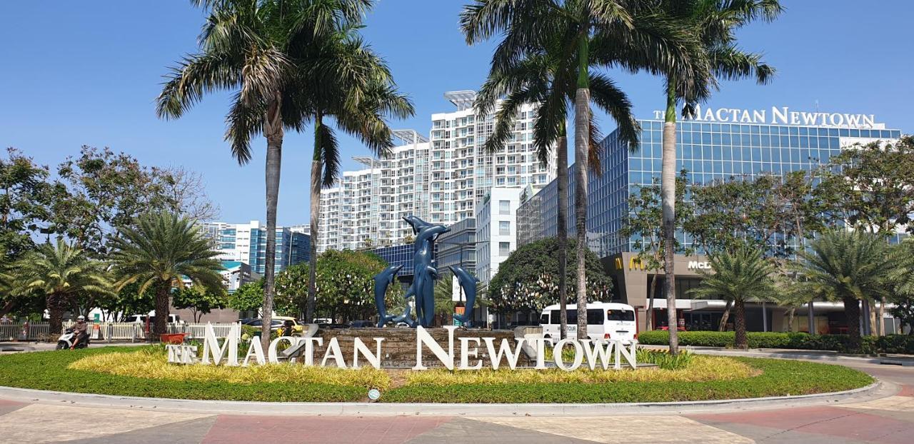 Mactan Newtown Condo With Garden And Ocean View 8Newtown Blvd Lapu-Lapu City Exterior photo