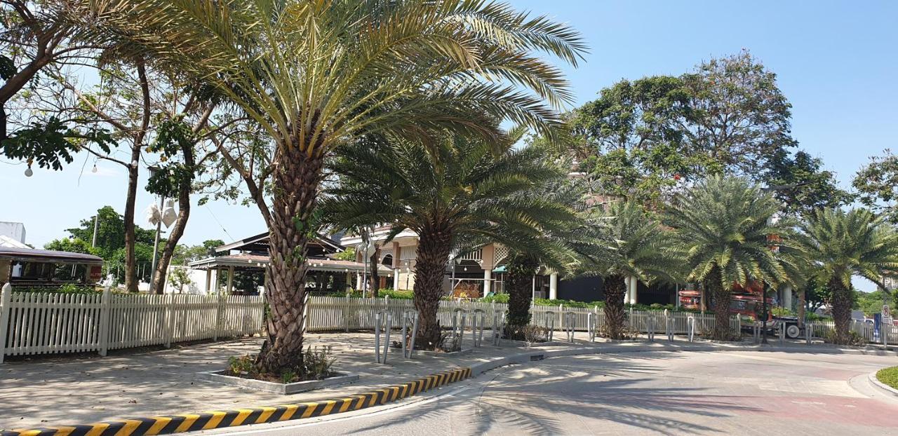 Mactan Newtown Condo With Garden And Ocean View 8Newtown Blvd Lapu-Lapu City Exterior photo